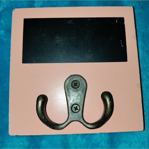 Clothes/accessories hanger w chalkboard - Picture 1 of 3